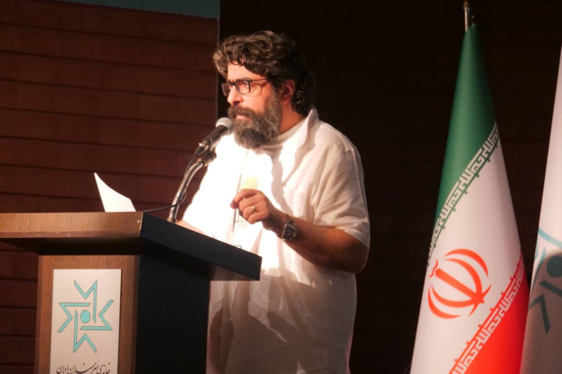 یادبود ناصر تقوایی