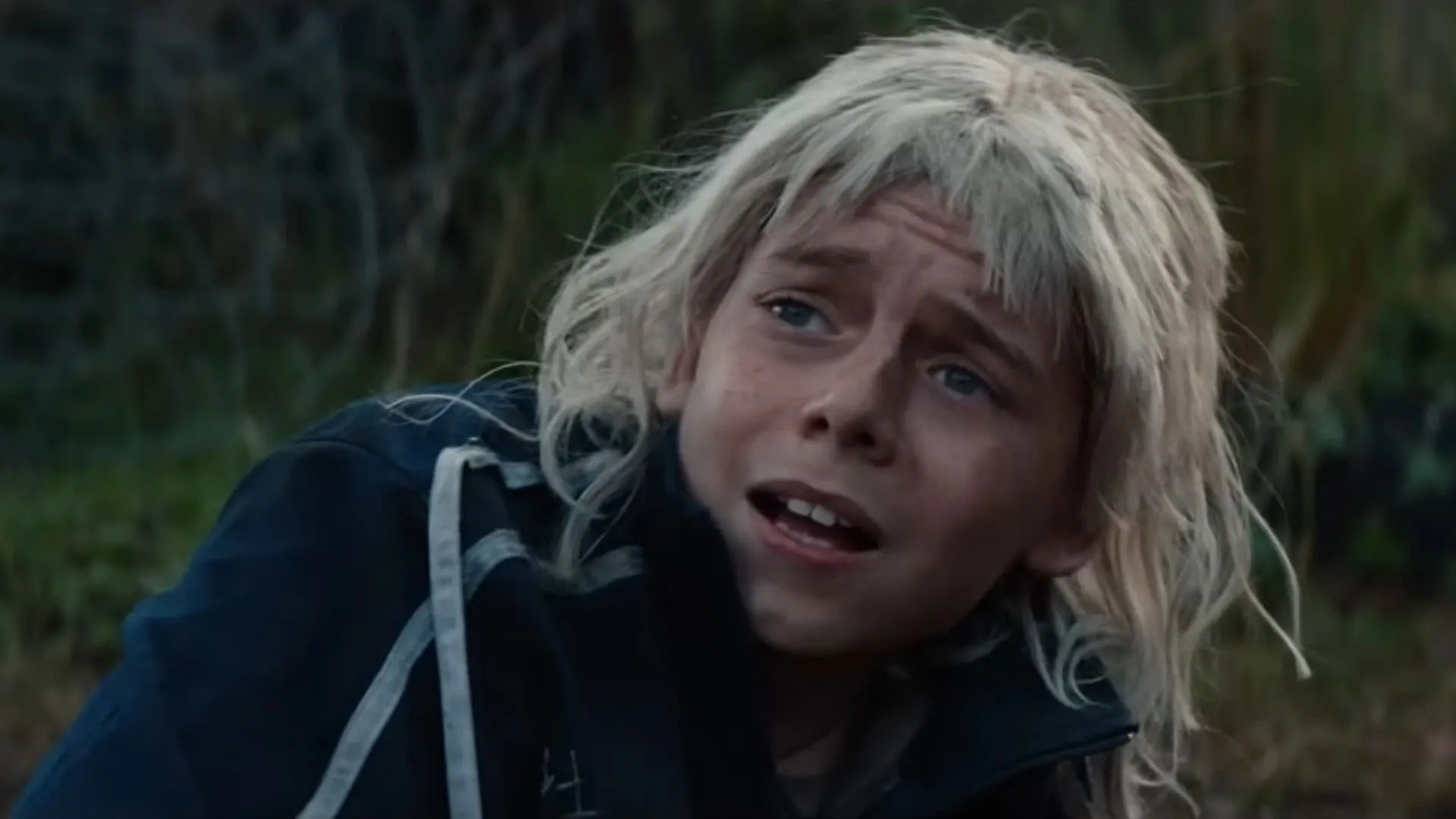 الفی ویلیامز با کلاه‌گیس بلوند در نمایی از فیلم ۲۸ سال بعد معبد استخوان نیا داکوستا