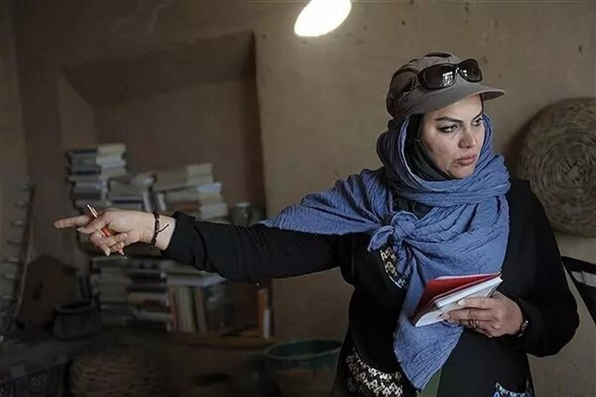 نرگس آبیار