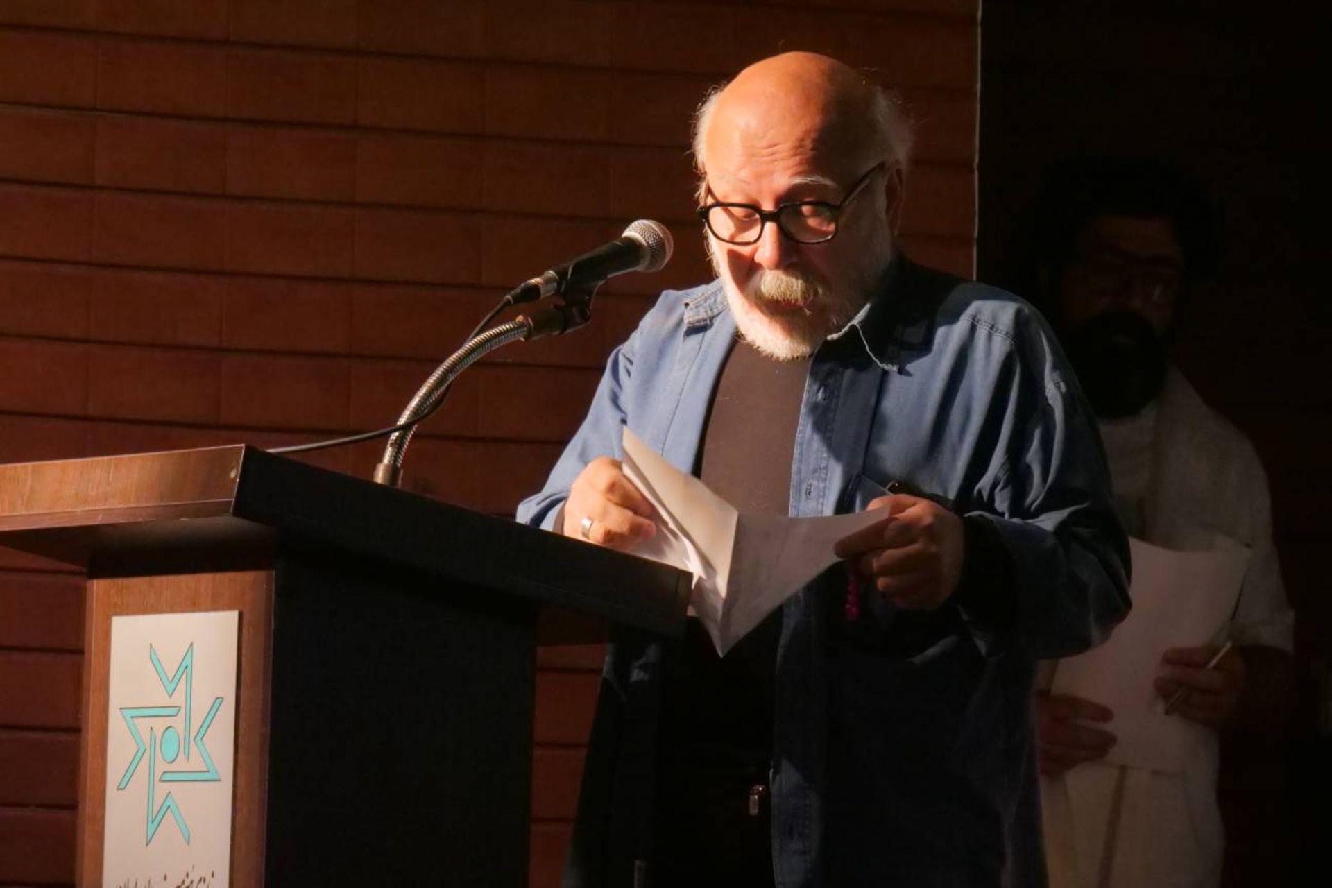 یادبود ناصر تقوایی