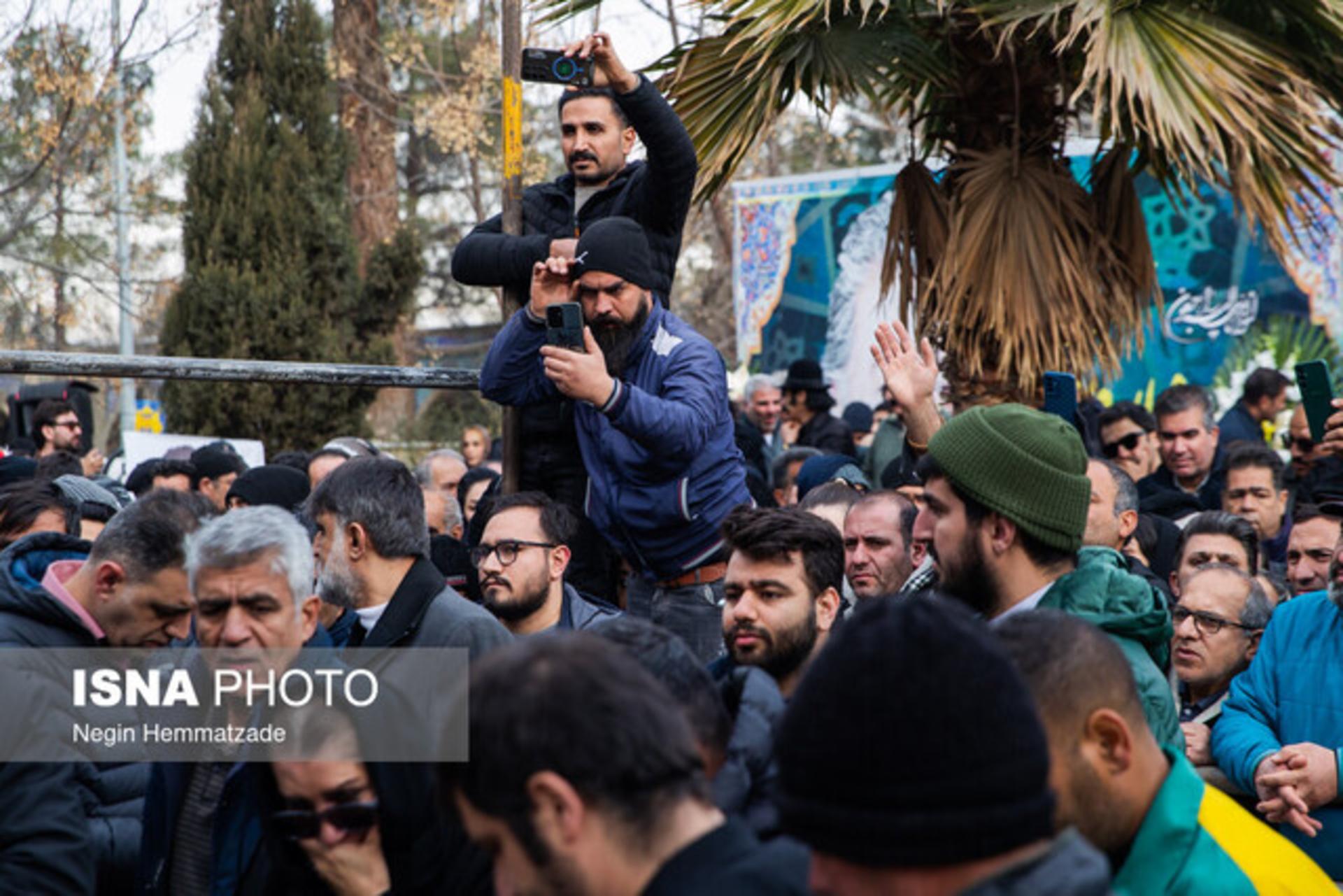مراسم خاکسپاری رضا رویگری 