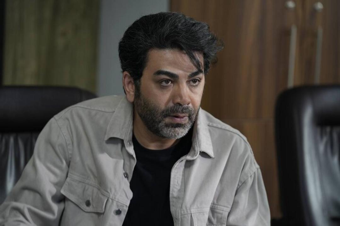 فرزاد حسنی 
