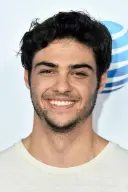 تصویر Noah Centineo