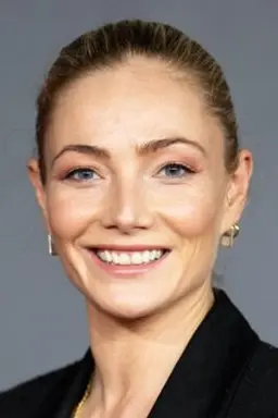 عکس Clara Paget