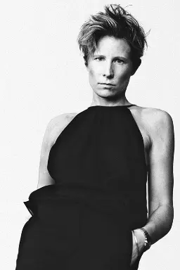 عکس Thea Sharrock