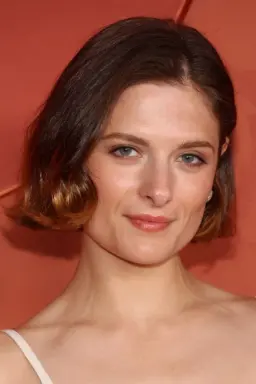 عکس Louisa Jacobson