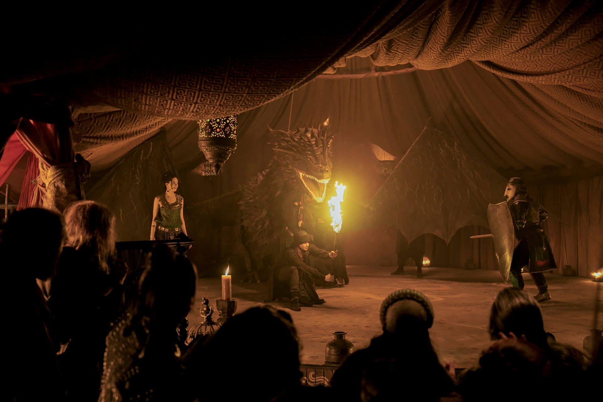 نمایش عروسک‌گردانی در سریال شوالیه هفت پادشاهی