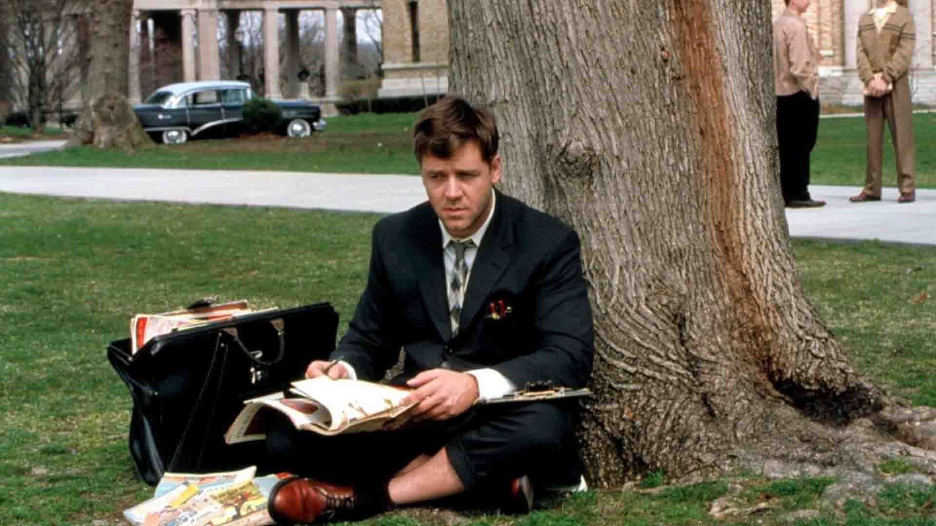 راسل کرو در نقش جان نش در فیلم A Beautiful Mind