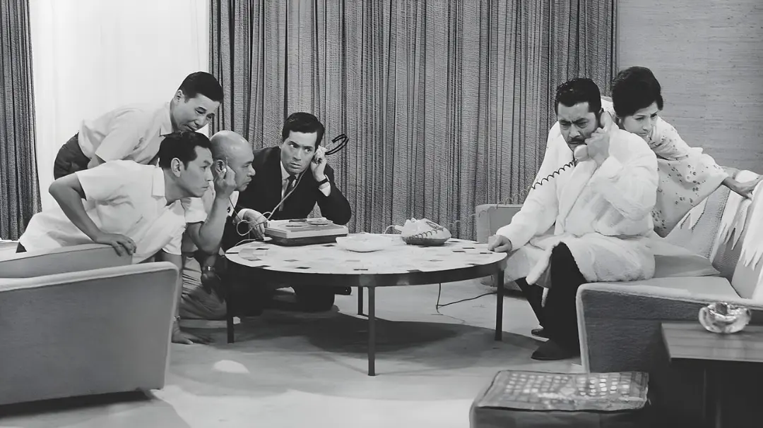 گروهی از بازیگران در صحنه فیلم‌برداری یکی از آثار آکیرا کوروساوا (Akira Kurosawa)