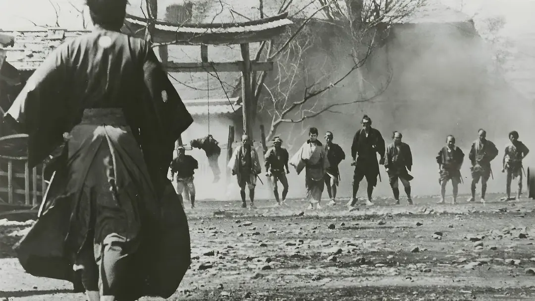 گروهی از سامورایی‌ها در صحنه نبرد یکی از فیلم‌های آکیرا کوروساوا (Akira Kurosawa)