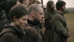 اندرو گارفیلد (Andrew Garfield) و بازیگران دیگر در صحنه فیلم رابین‌هود