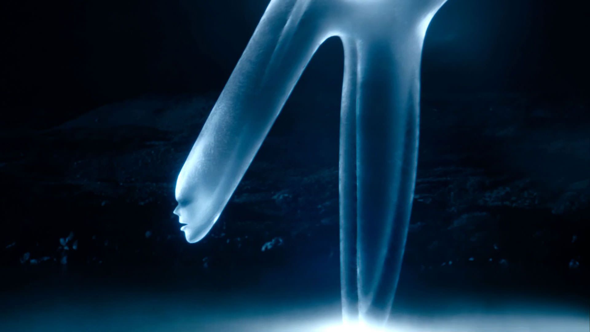 یک موجود نورانی و شفاف در نمایی از فیلم آنمونی به کارگردانی رونن دی لوئیس