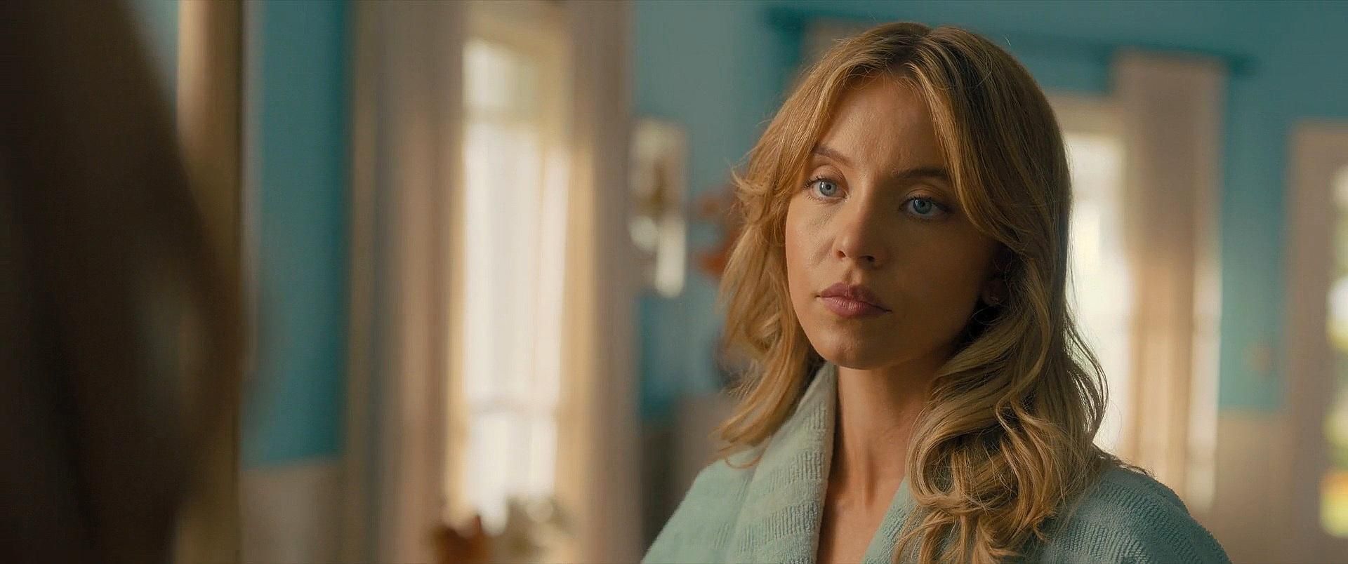 سیدنی سوئینی در فیلم Anyone But You 