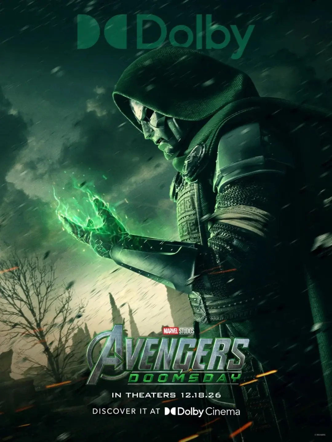 دکتر دووم (Doctor Doom) با لباس زره‌پوش و انرژی سبز در پوسترهای فیلم Avengers: Doomsday