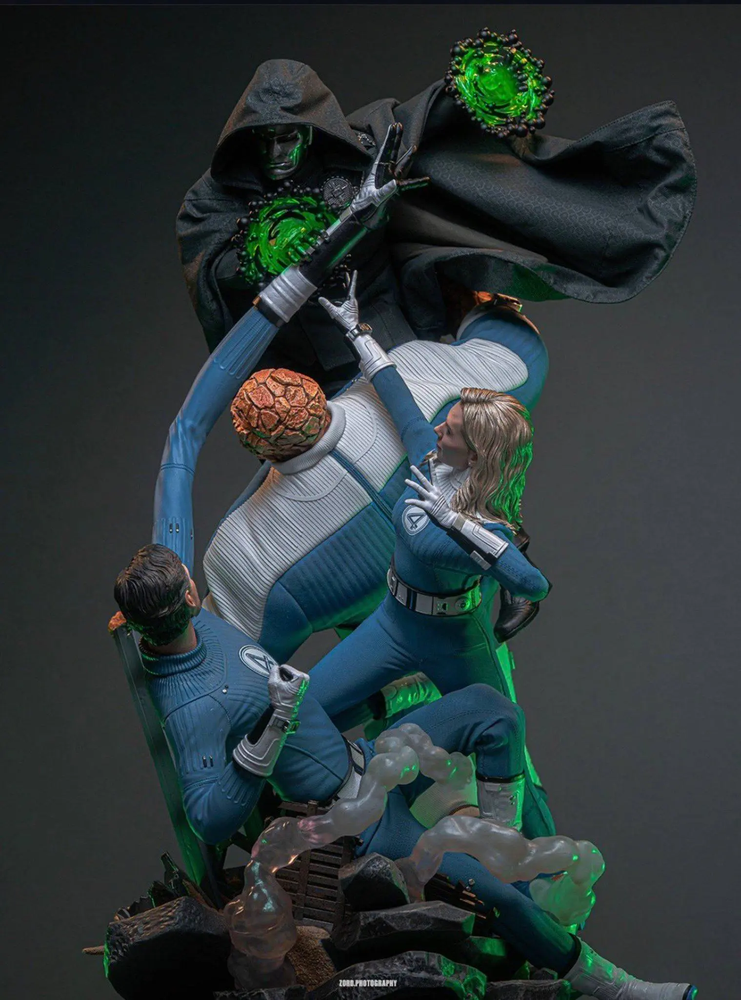 درگیری حماسی دکتر دووم (Doctor Doom) با اعضای گروه چهار شگفت‌انگیز (Fantastic Four)