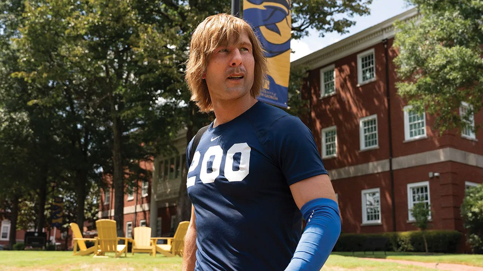 تاریخ پخش سریال Chad Powers هولو با بازی گلن پاول اعلام شد | انتشار تریلر