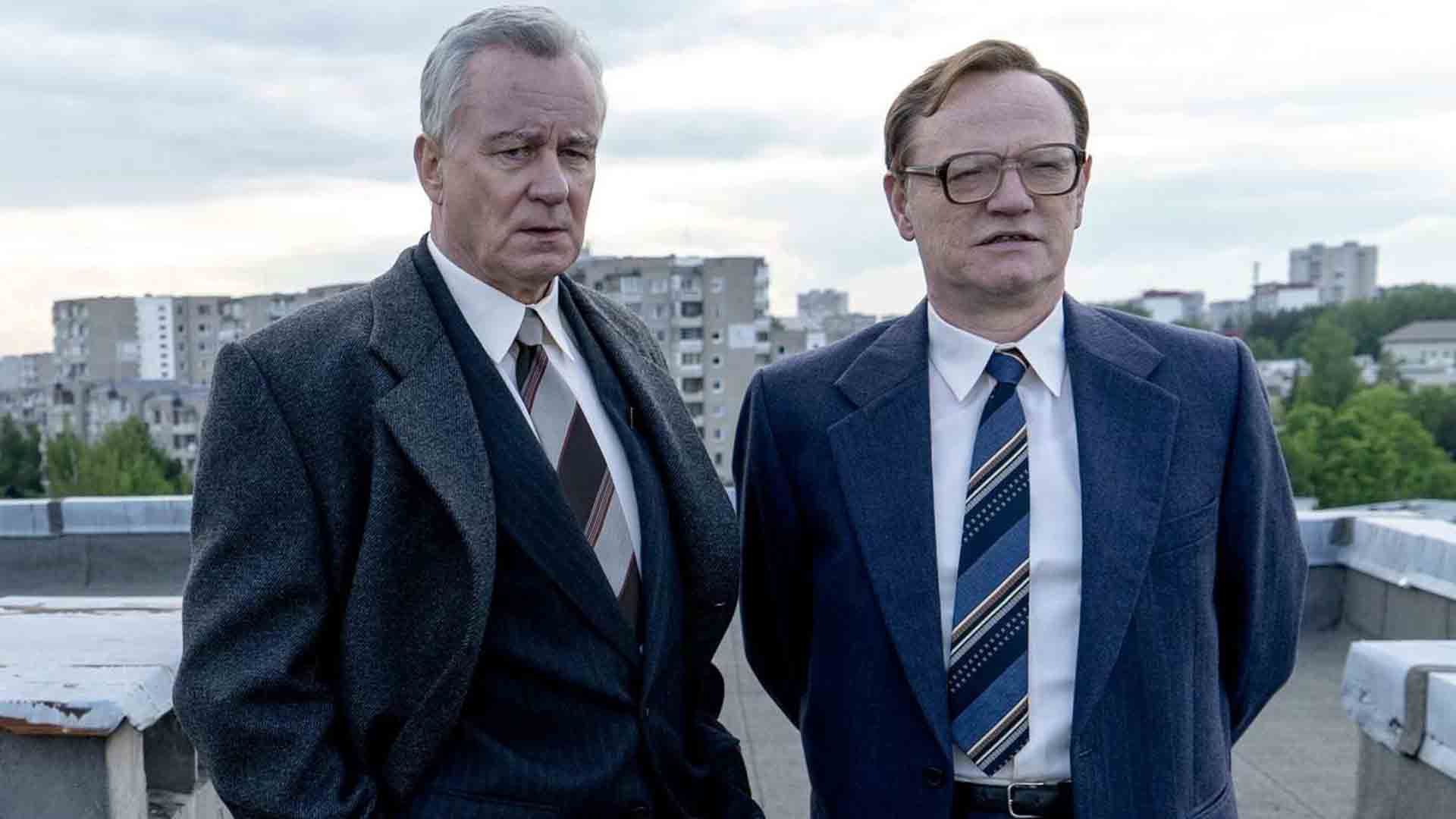 جرد هریس و استلان اسکاشگورد در سریال Chernobyl