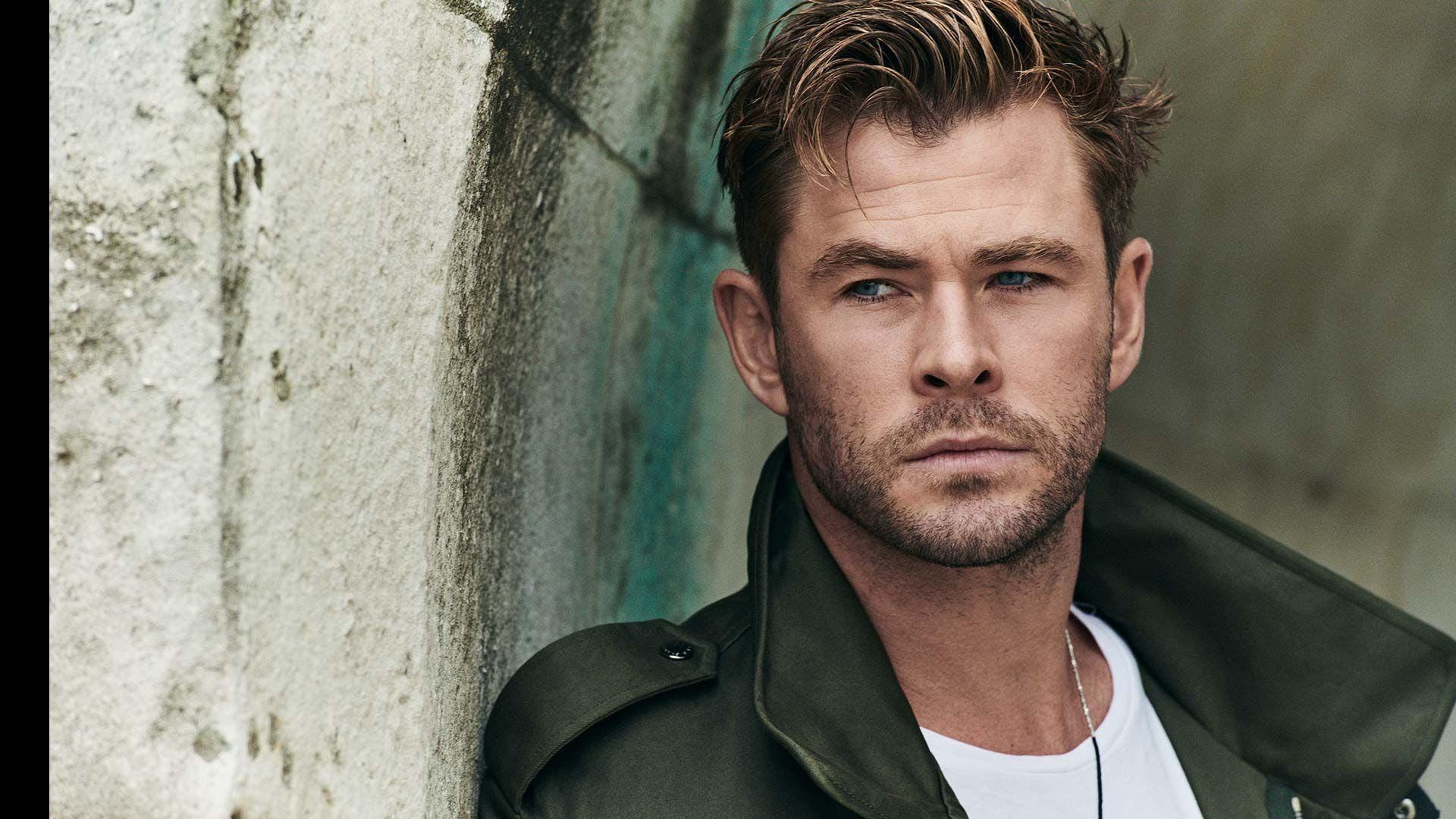 چهره کریس همسورث (Chris Hemsworth) در یک نمای نزدیک