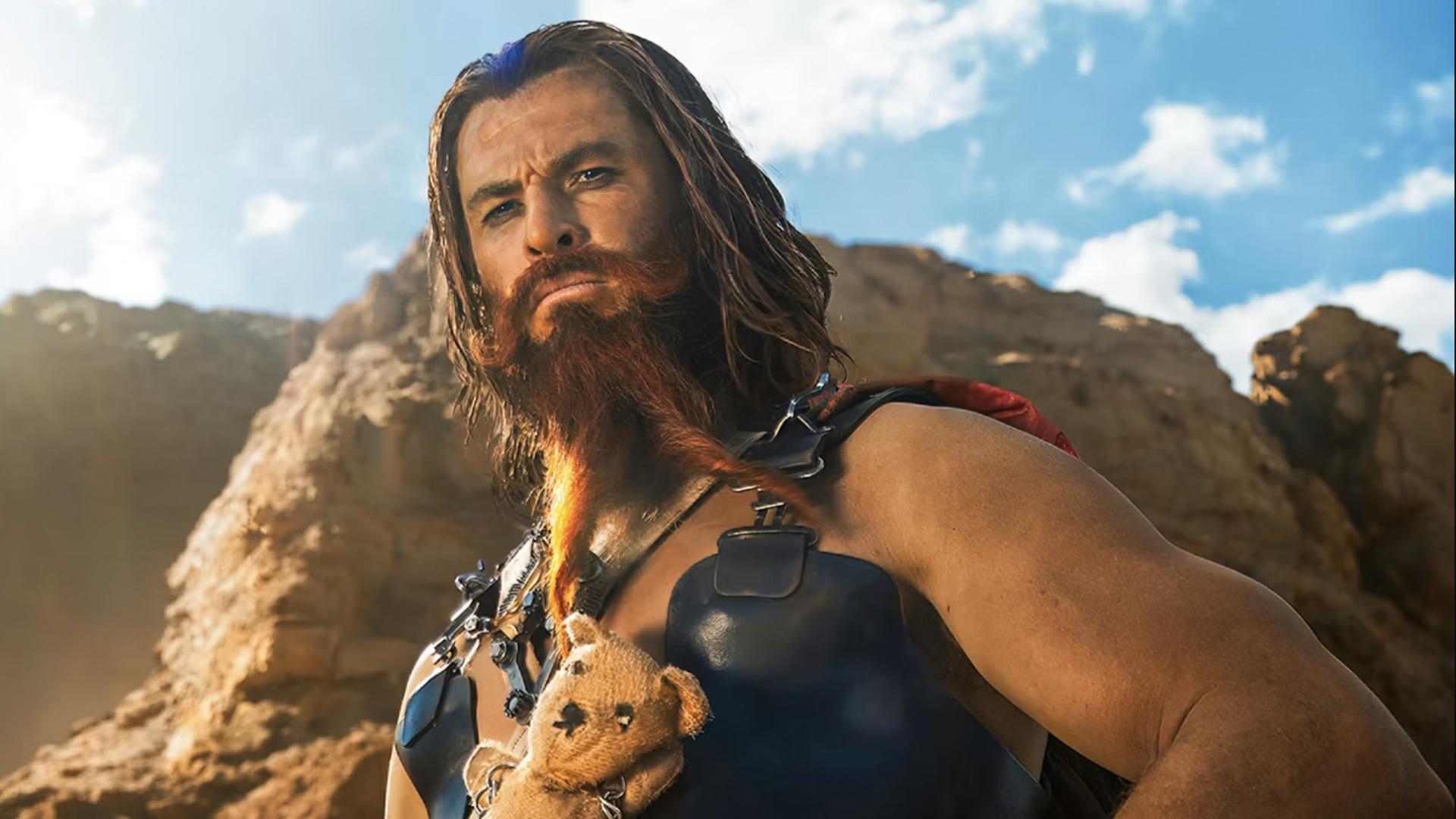 کریس همسورث (Chris Hemsworth) با ریش بلند در نقش شخصیت دمنتوس فیلم فیوریوسا: حماسه مکس دیوانه