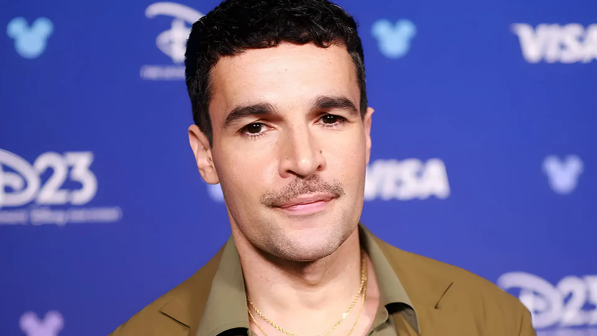 کریستوفر ابوت (Christopher Abbott) در رویداد D23 در کالیفرنیا