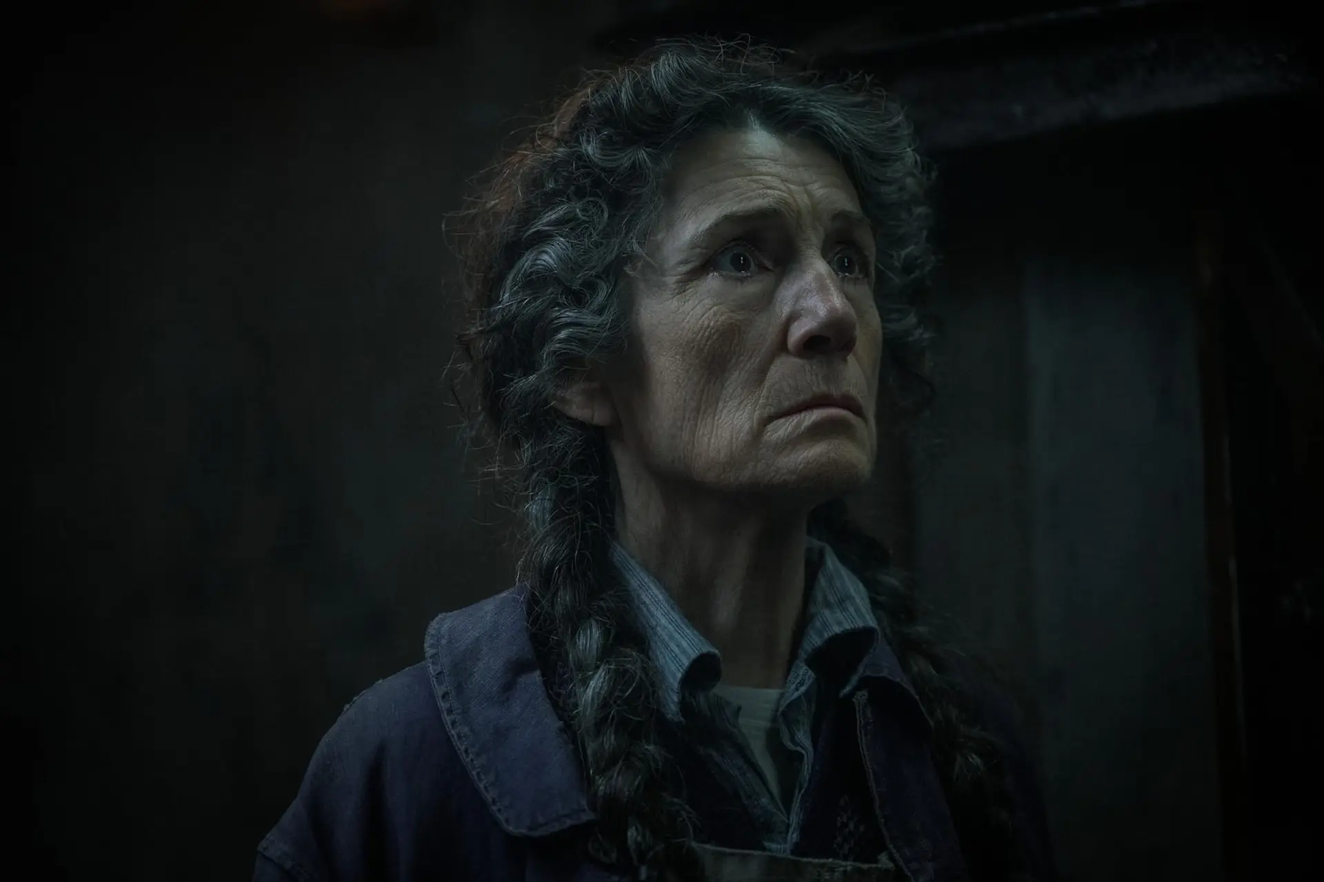 چهره هریت والتر در صحنه سریال سیلو
Harriet Walter in Silo (2023)