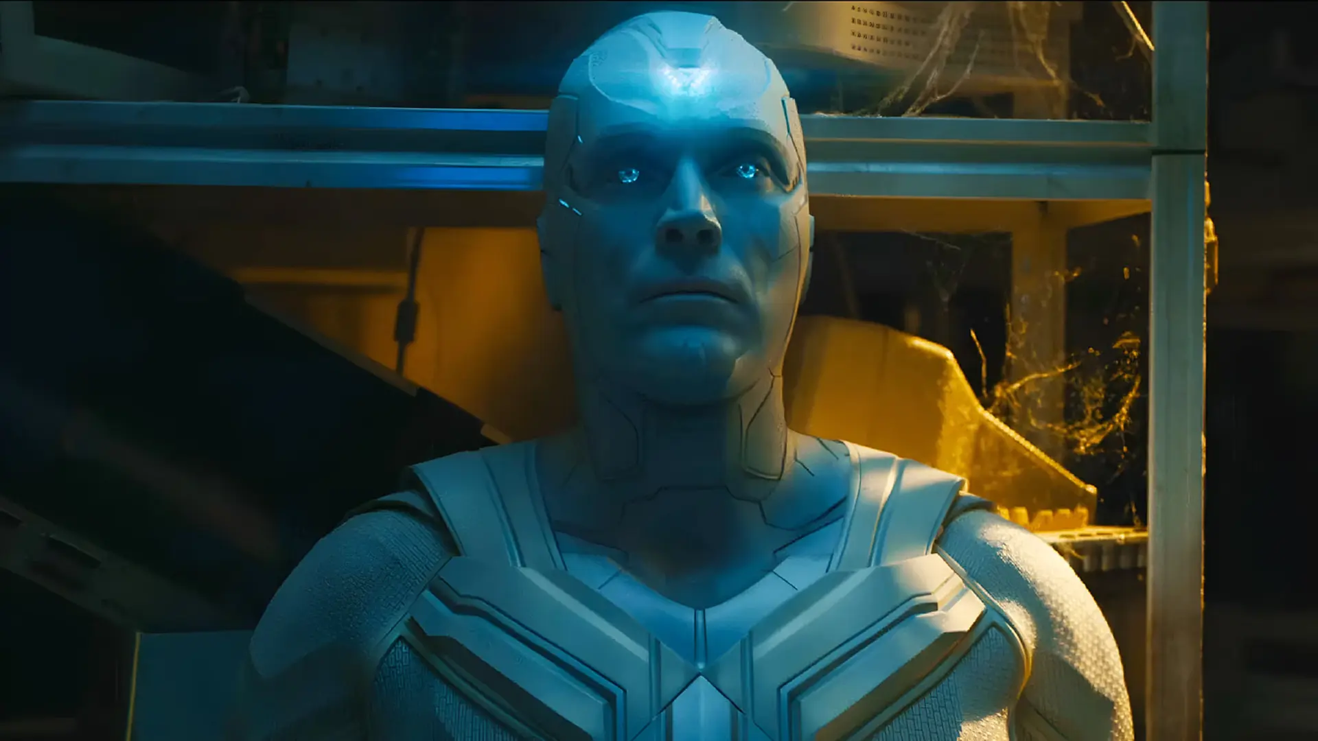 شخصیت اولتران (Ultron) با چهره‌ای متفاوتی در محیطی تاریک