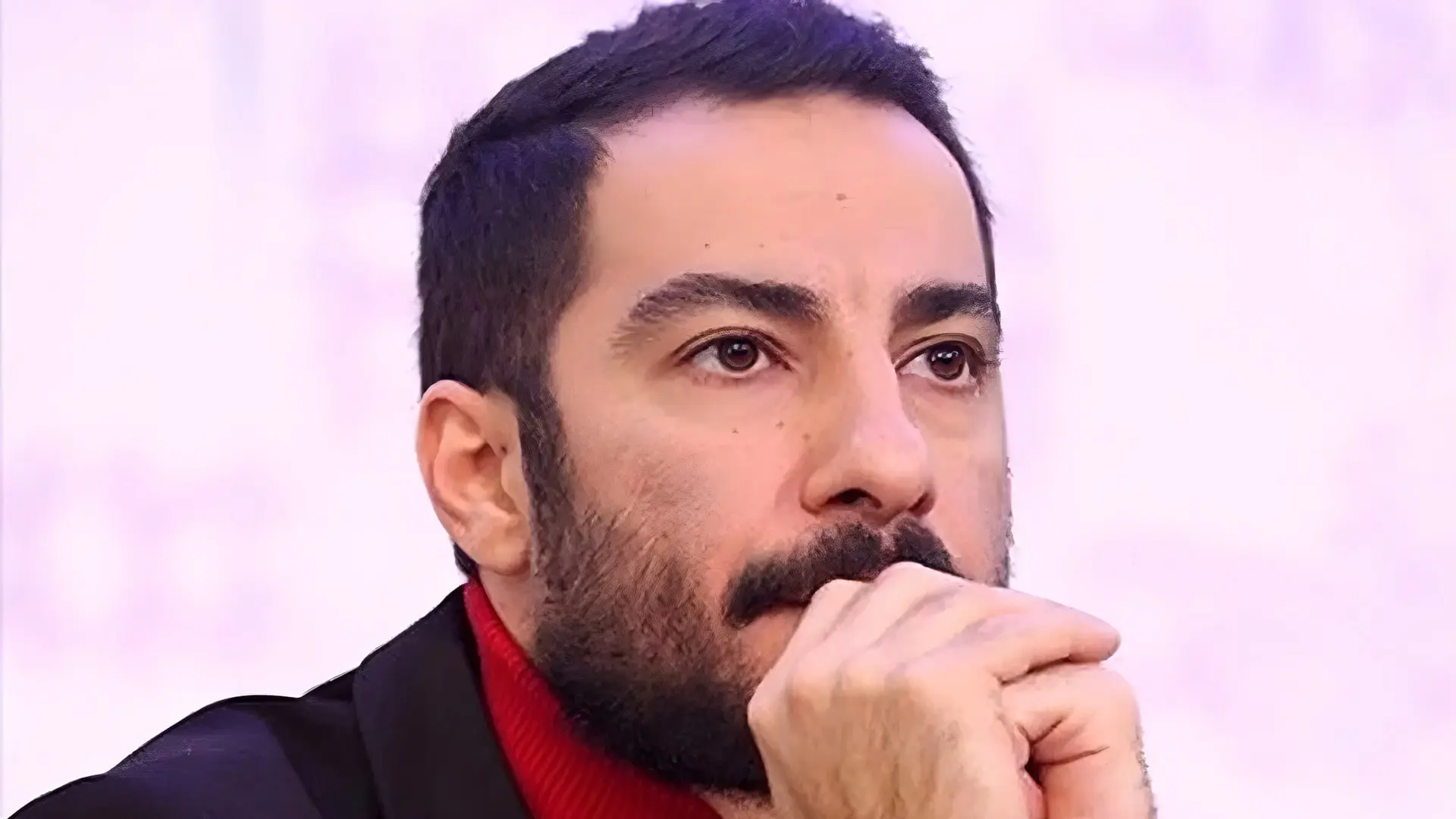 نوید محمدزاده 