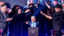 مراسم رونمایی از تندیس اکبر عبدی 
