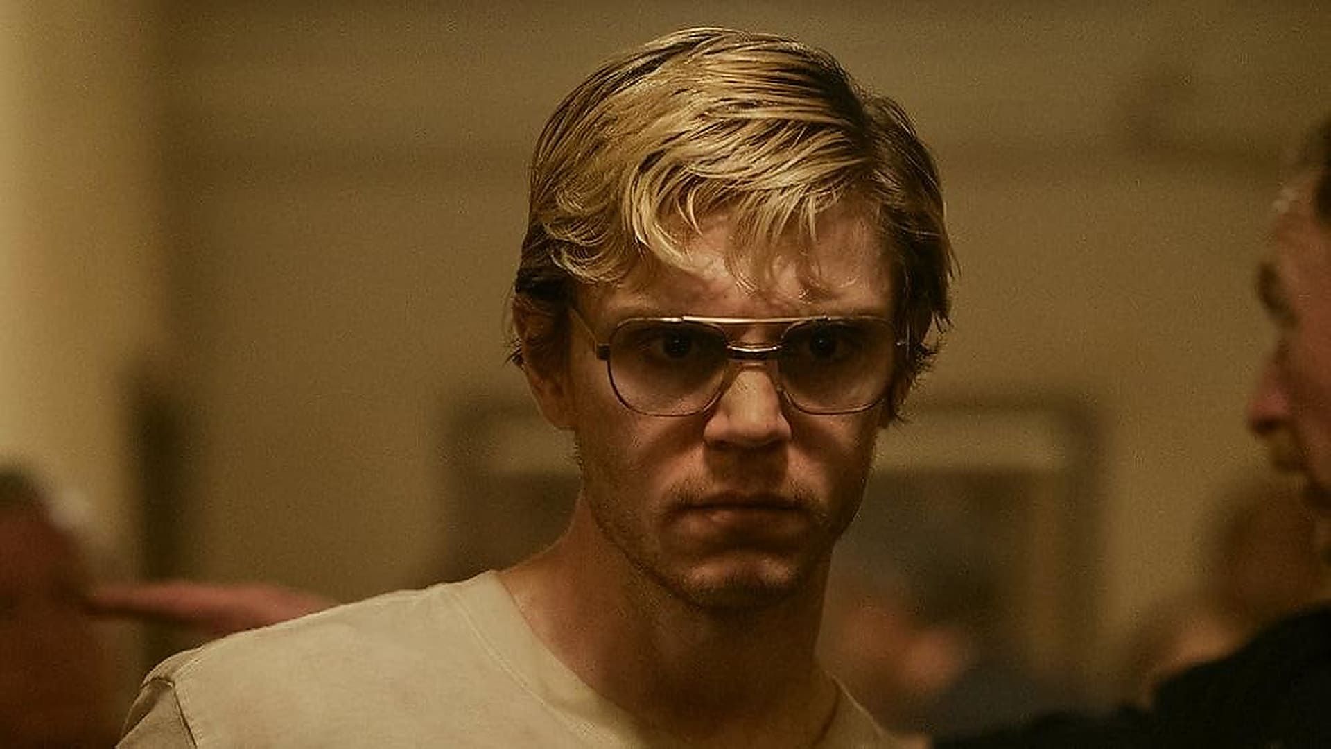 ایوان پیترز در سریال Dahmer Monster