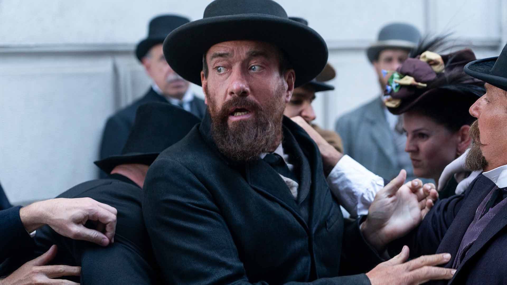 متیو مک‌فادین در یک درگیری در سریال Death by Lightning 