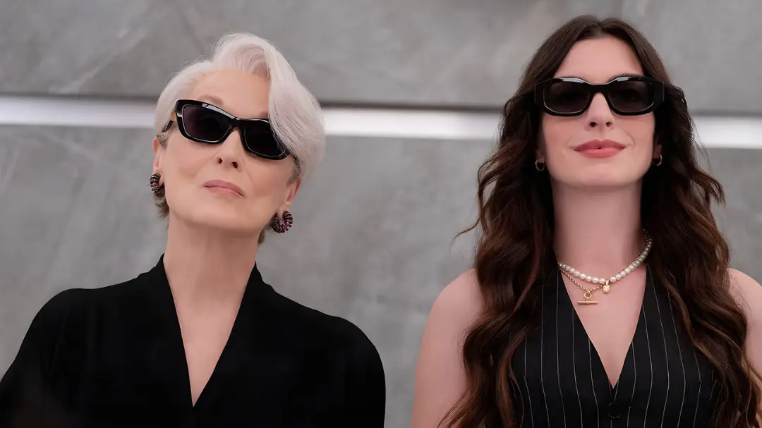 مریل استرپ (Meryl Streep) و آن هاتاوی (Anne Hathaway) با عینک آفتابی سیاه