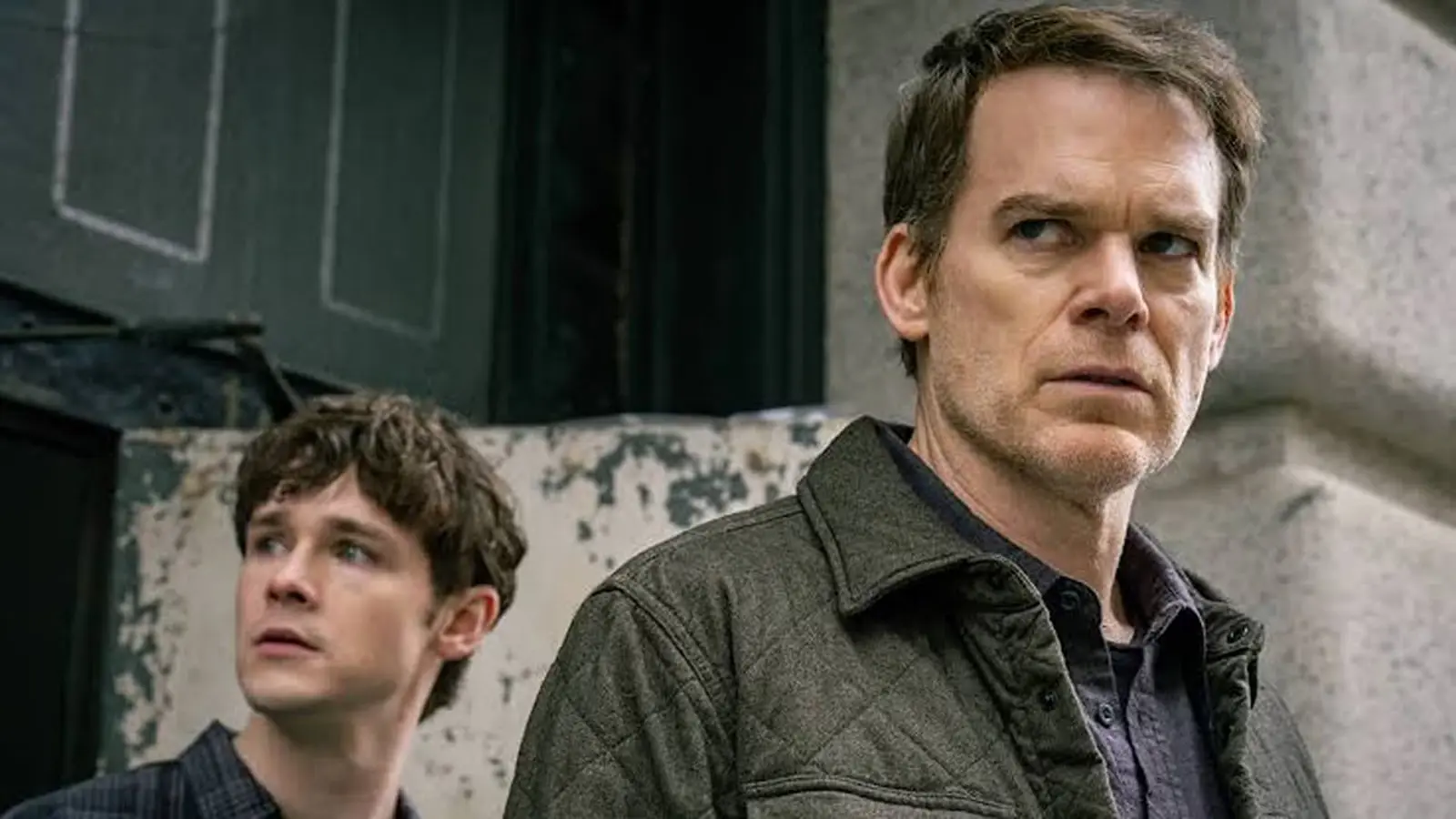 دکستر مورگان (Dexter Morgan) و هریسون مورگان (Harrison Morgan) در فضای باز