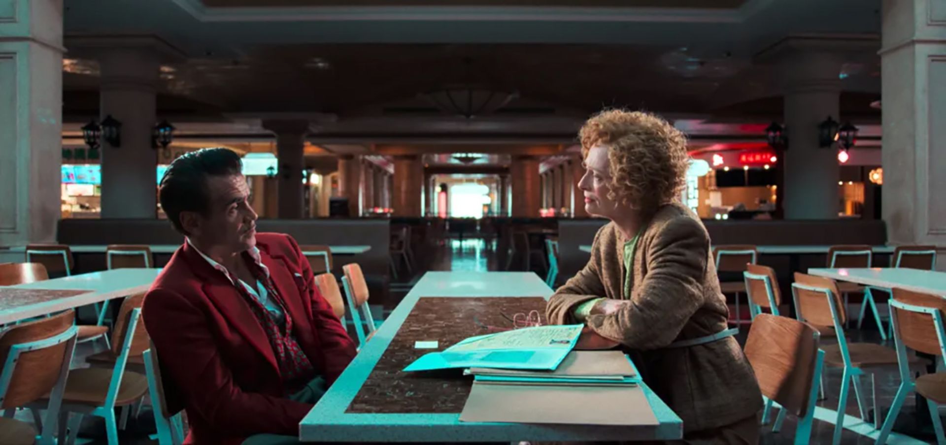 کالین فارل و تیلدا سوئینتون در فیلم تصنیف یک بازیکن کوچک