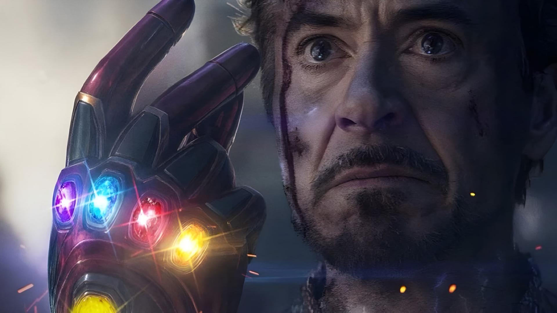 مرد آهنی با دستکش ابدی (Infinity Gauntlet) در صحنه‌ای از فیلم انتقام جویان: پایان بازی