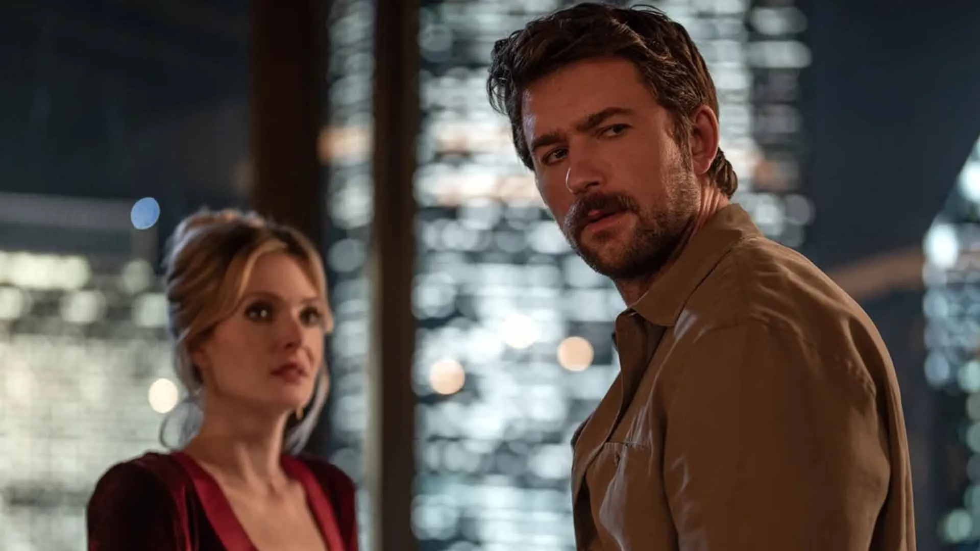 مگان فیهی و براندون اسکلنار در فیلم Drop