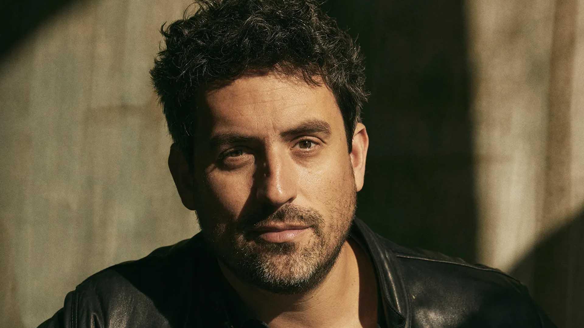 اد ویکز به کمدی خون‌آشامی Eternally Yours در شبکه CBS پیوست