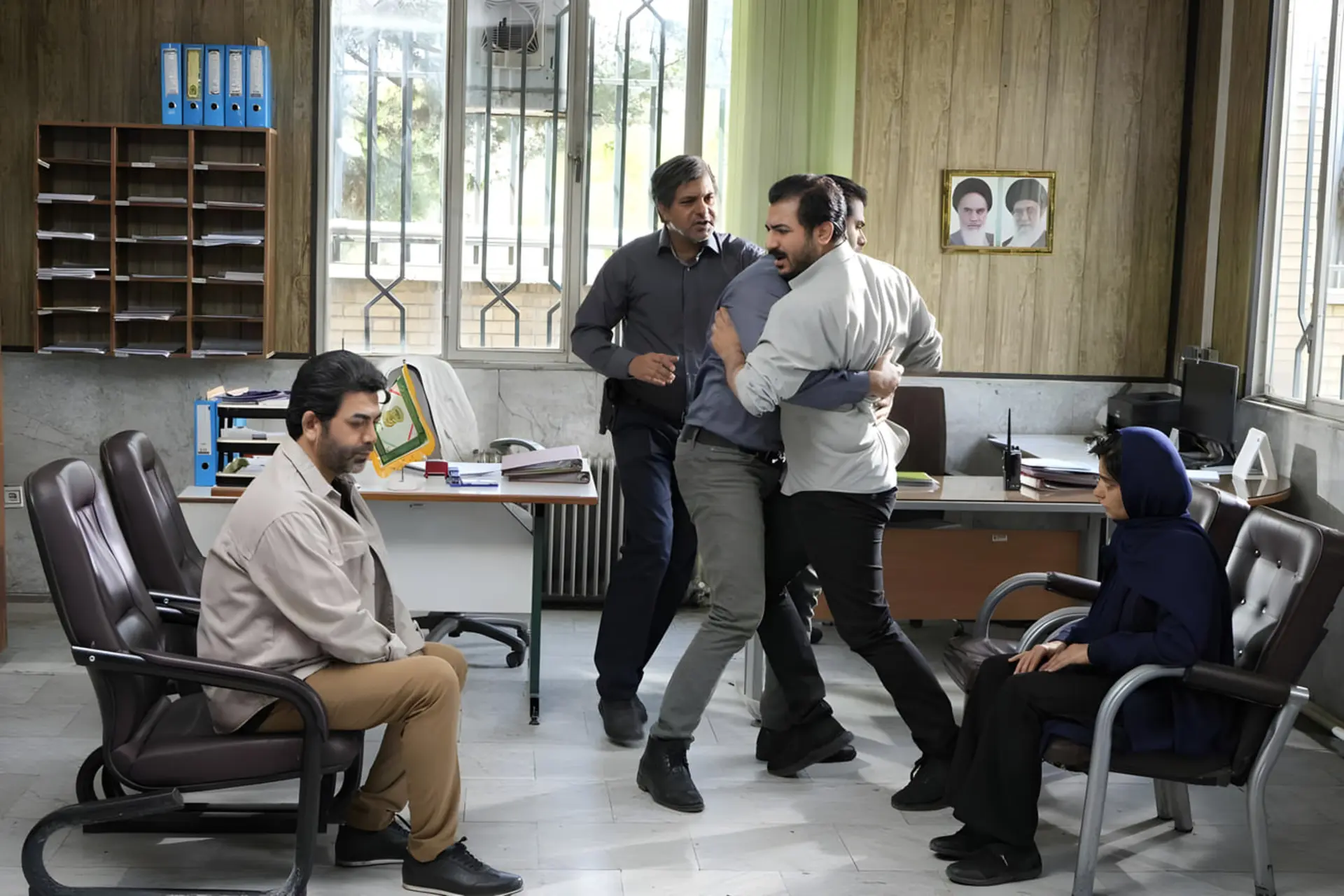 اکران فیلم ماه پنهان