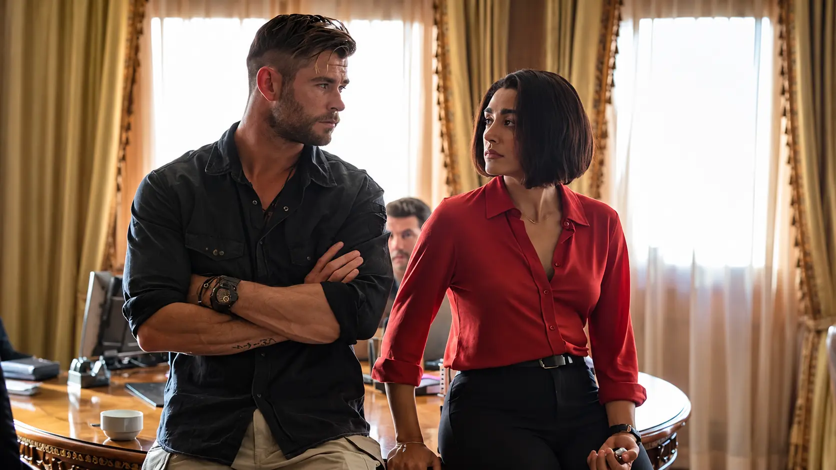 گلشیفته فراهانی (Golshifteh Farahani) در کنار کریس همسورث (Chris Hemsworth) در صحنه فیلم