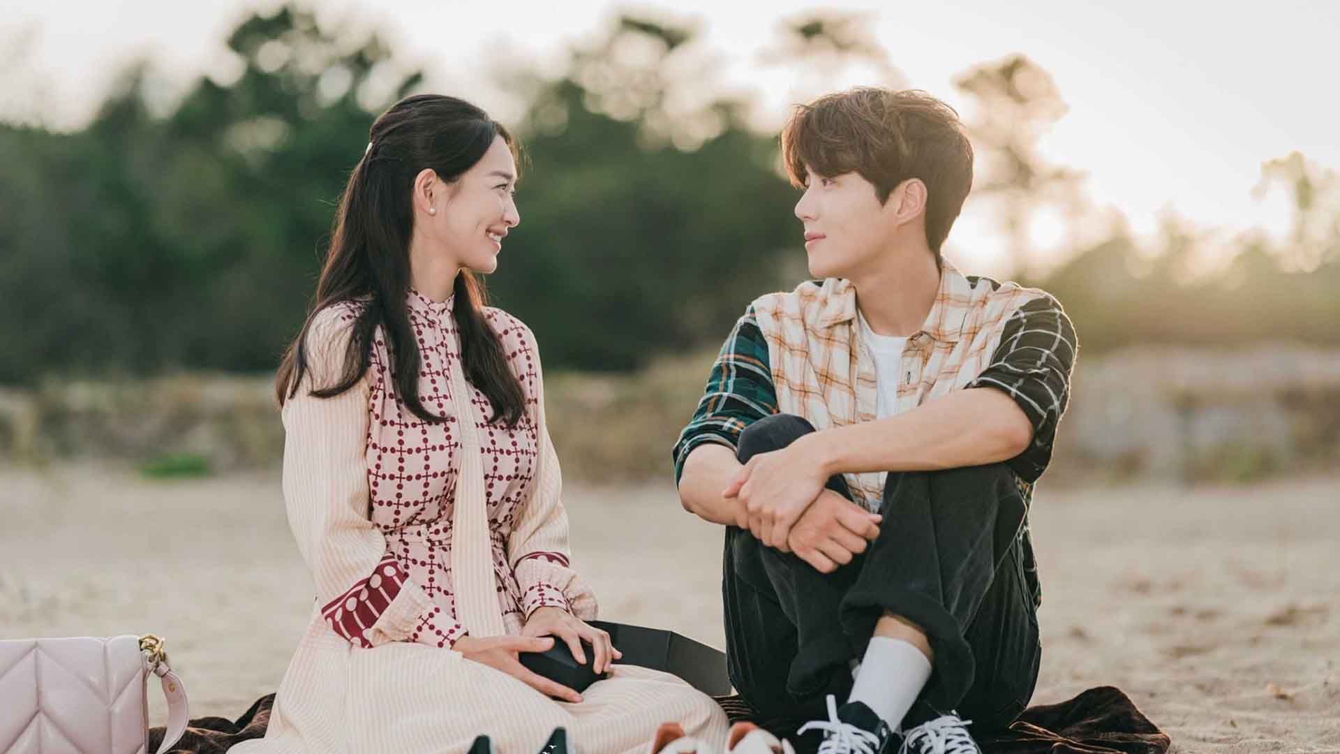 شین مین آ و کیم سون هو در سریال Hometown Cha-Cha-Cha