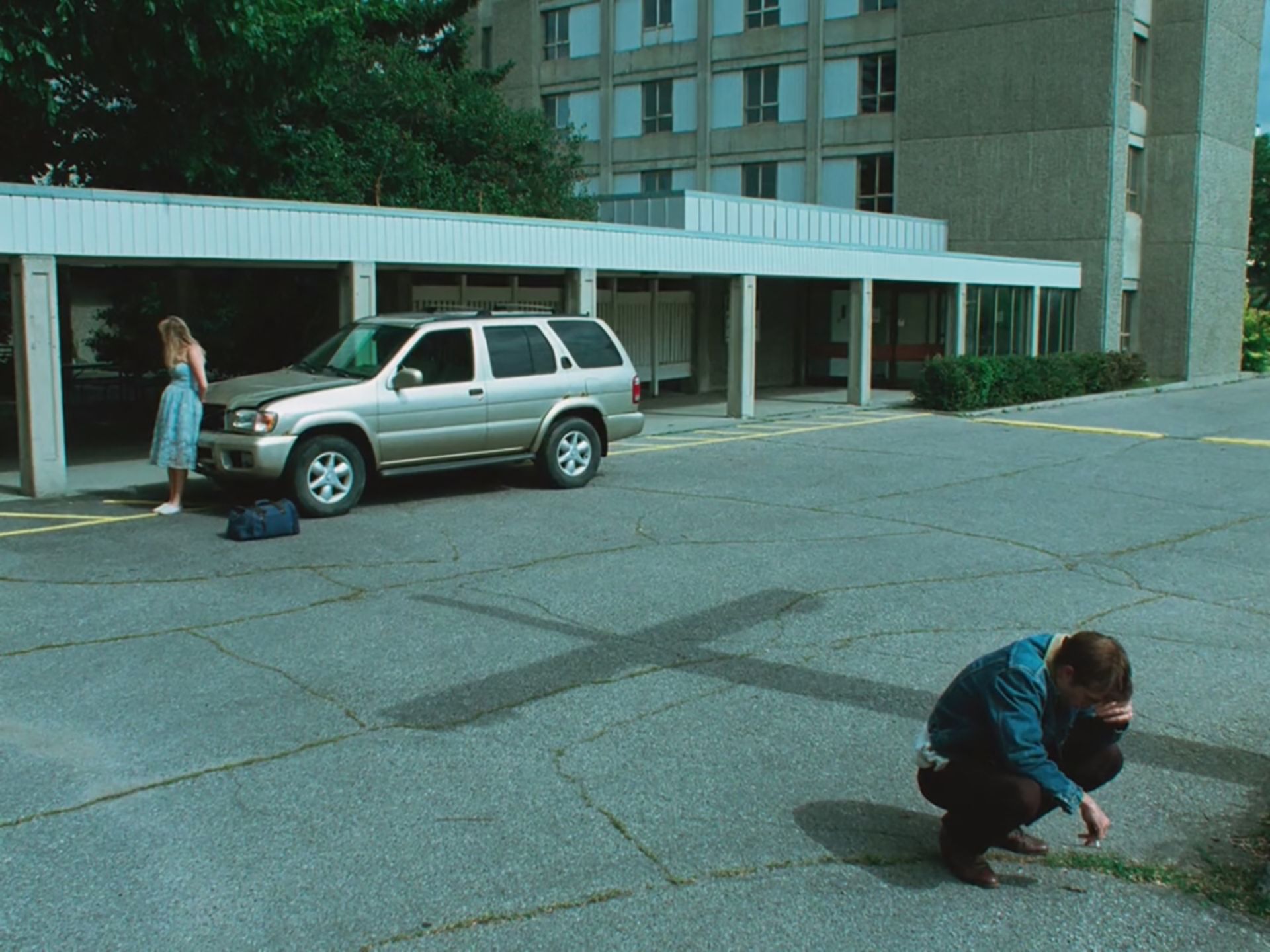 نمایی از فیلم بمیر عشق من