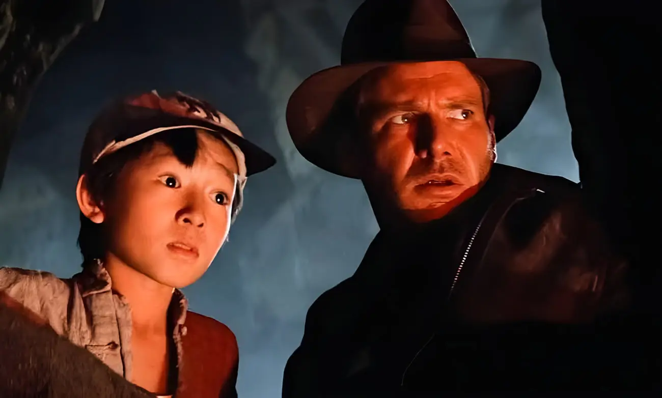 هریسون فورد (Harrison Ford) و یک پسر جوان در محیطی تاریک
