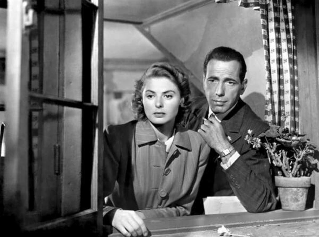اینگرید برگمن (Ingrid Bergman) و همفری بوگارت (Humphrey Bogart) در صحنه فیلم