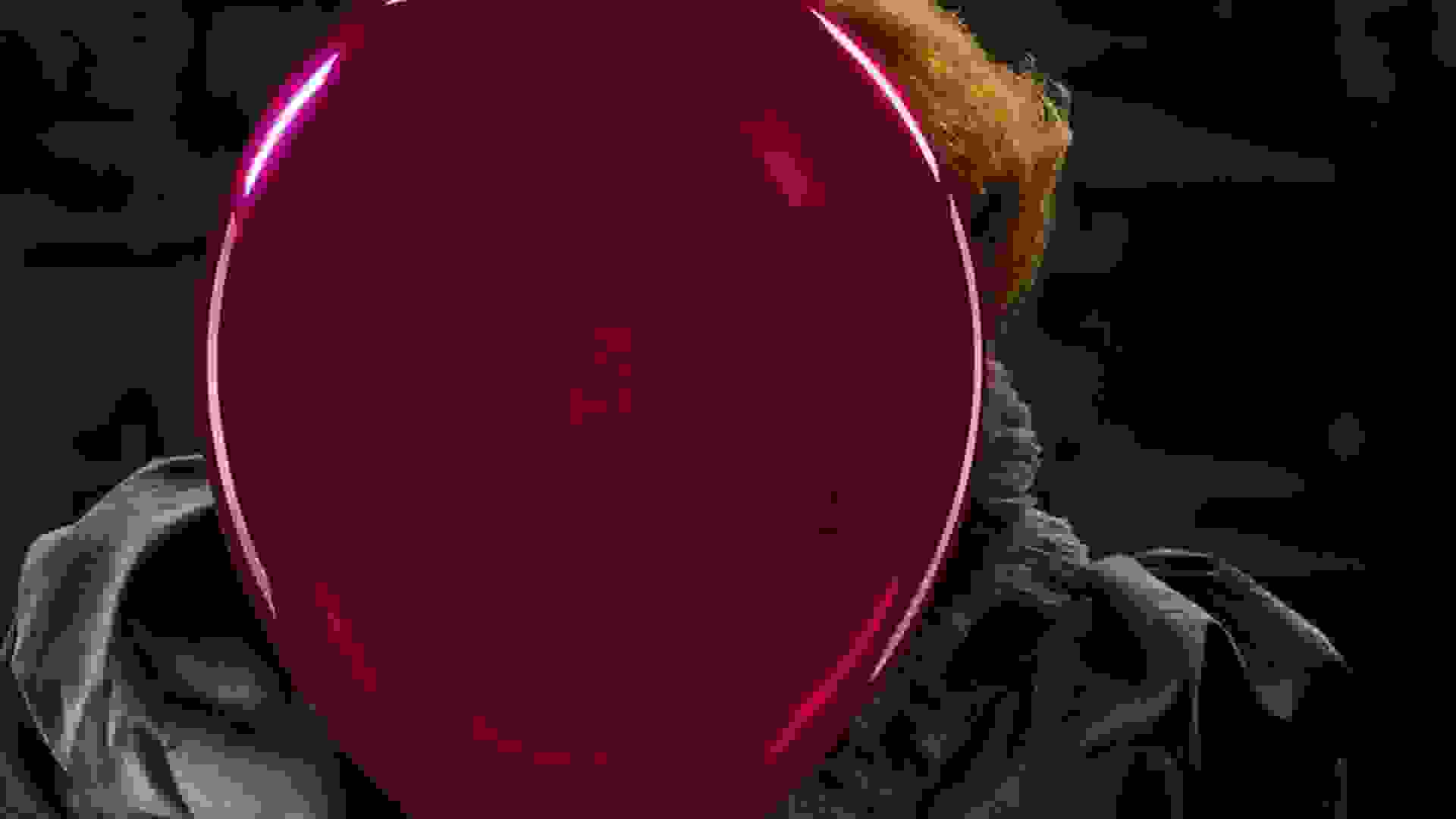 شخصیت پنی وایز با یک بادکنک در سریال It: Welcome to Derry