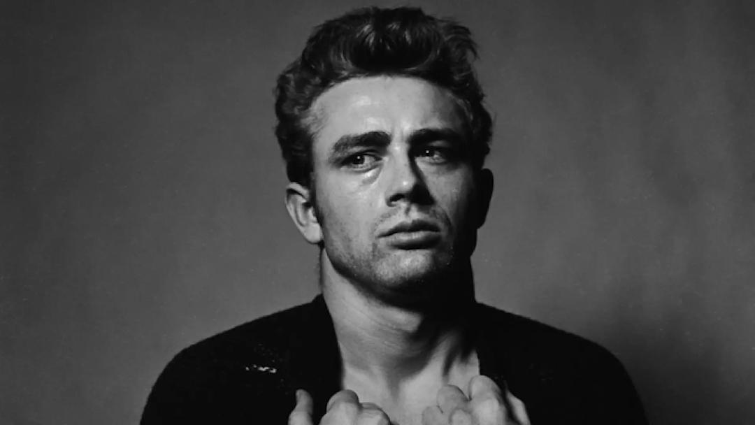 چهره جیمز دین (James Dean) در یک پرتره کلاسیک سیاه و سفید
