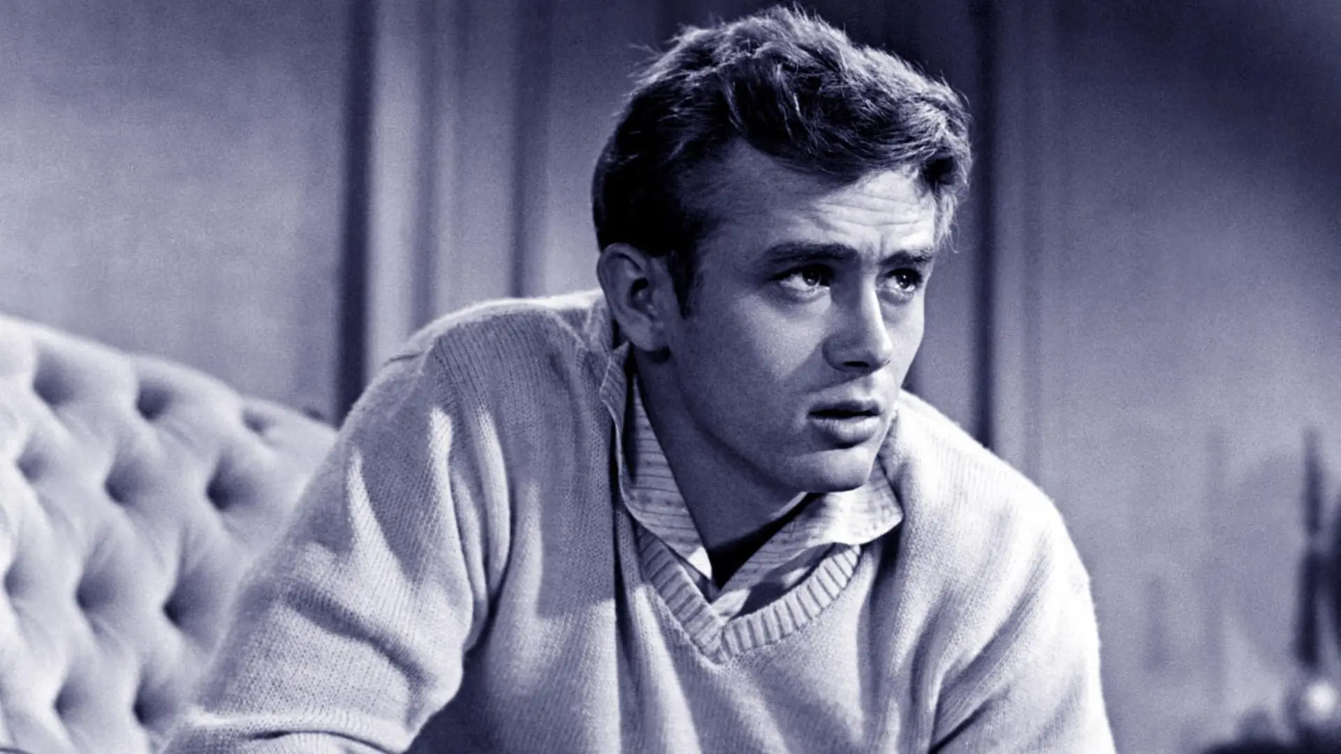 چهره بازیگر مشهور جیمز دین (James Dean) در یک نمای نزدیک