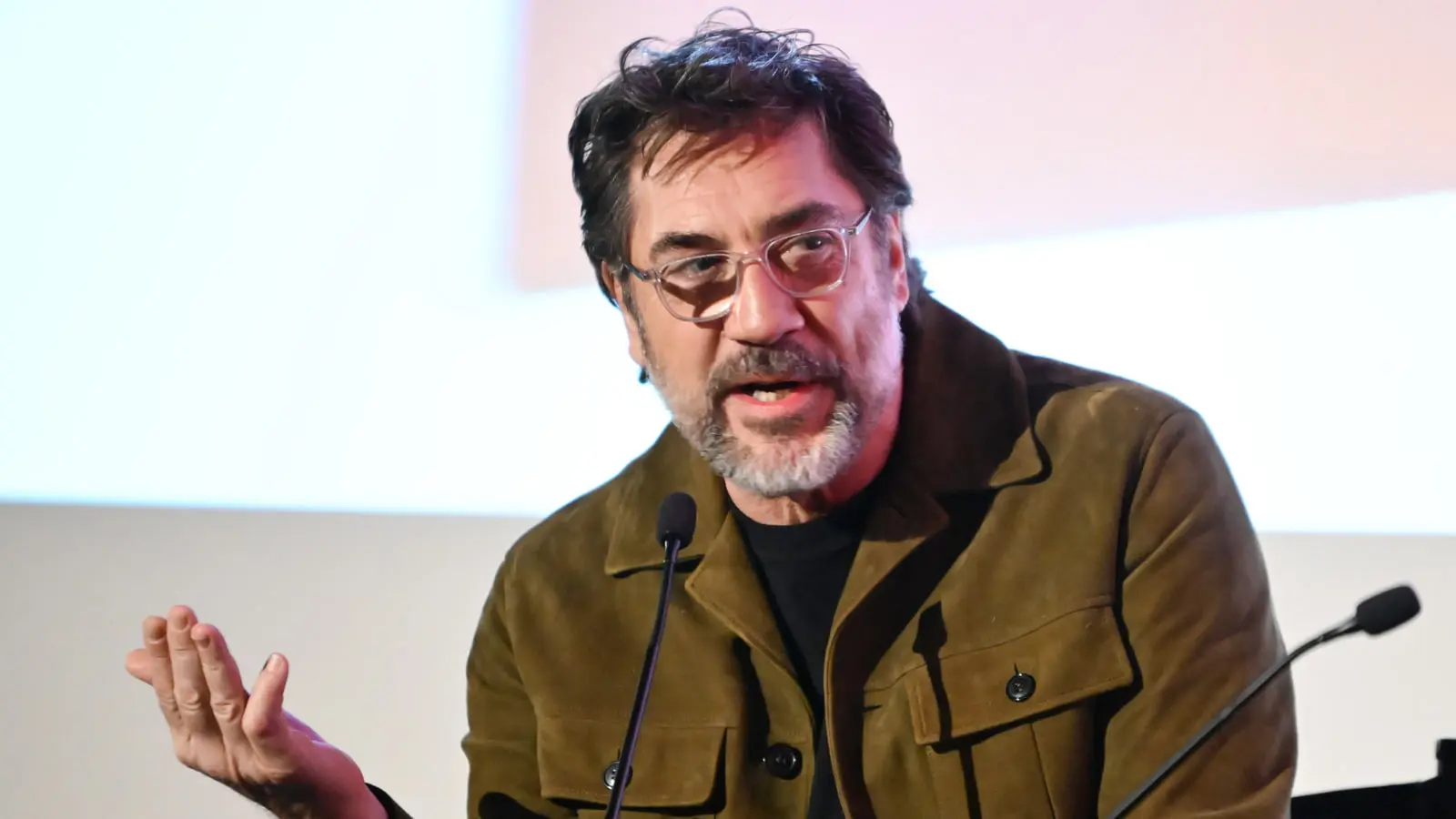 خاویر باردم (Javier Bardem) در حال سخنرانی در جشنواره فیلم لندن