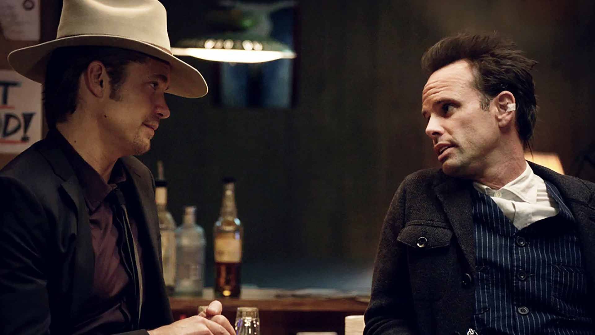 تیموتی اولفینت و والتون گاگینز در سریال Justified 