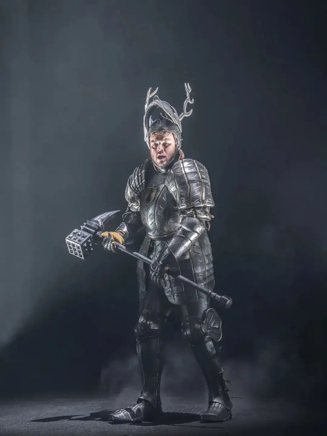 تئاتر پادشاه دیوانه (Mad King) 