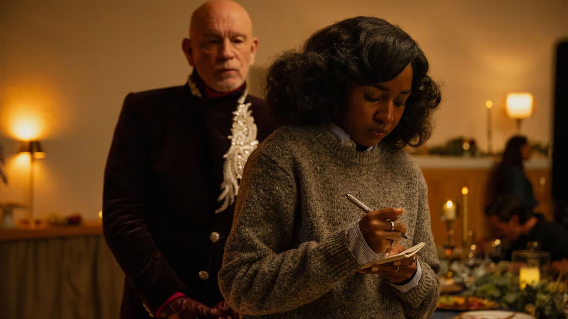 جان مالکوویچ به سریال «نوابغ» اپل پیوست