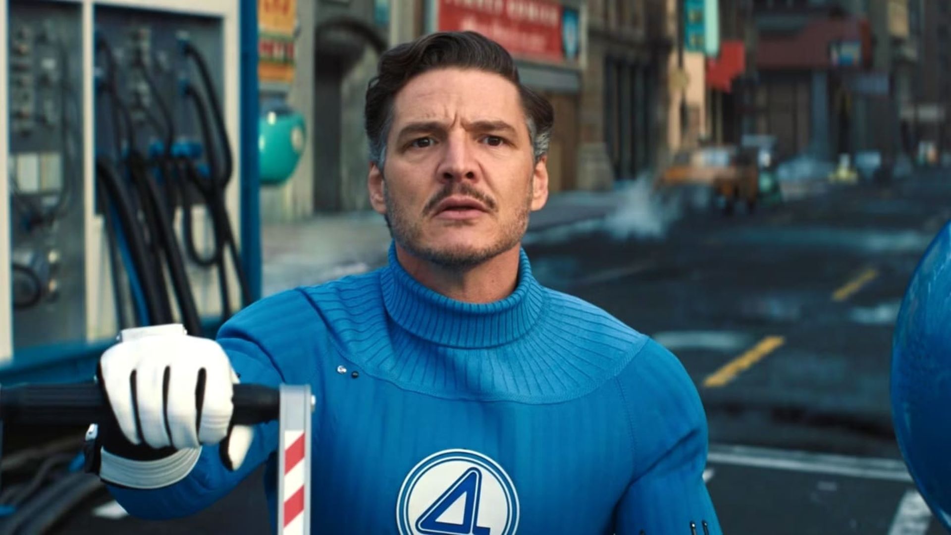 رید ریچاردز در فیلم چهار شگفت انگیز: گام‌های نخست